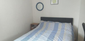 Large double room with shared bathroom
